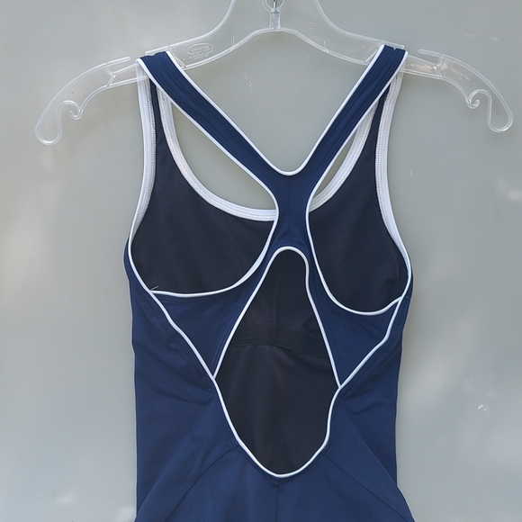 Nike swim one piece - Picture 4 of 6